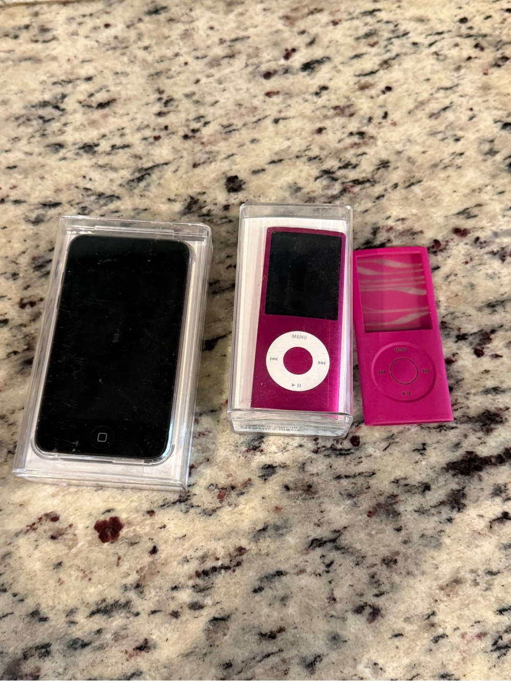 Apple 8GB Nano and IPod Touch Lot *Please Read Description*